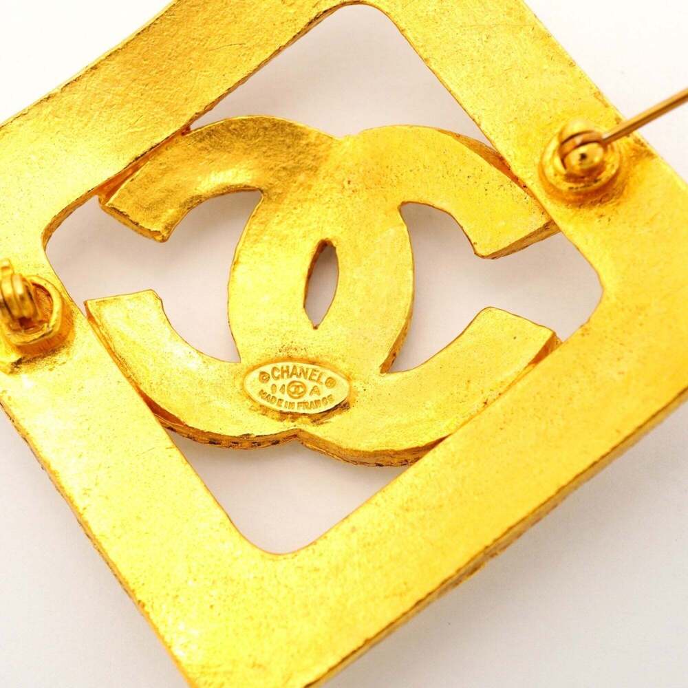 CHANEL Gold Diamond Logo Brooch - Picture 4 of 8